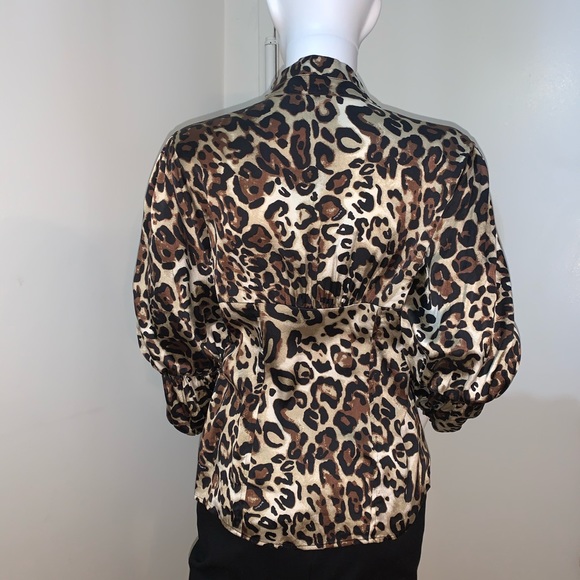 Bebe Leopard Pinup Style Blouse /shirt - Picture 3 of 6